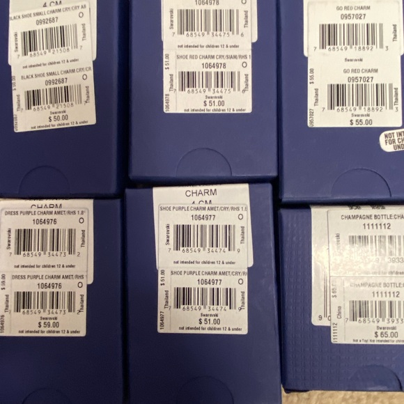 Stunning Swarovski charm bracelet. Dresses and shoes charms! Brand new - Picture 4 of 9